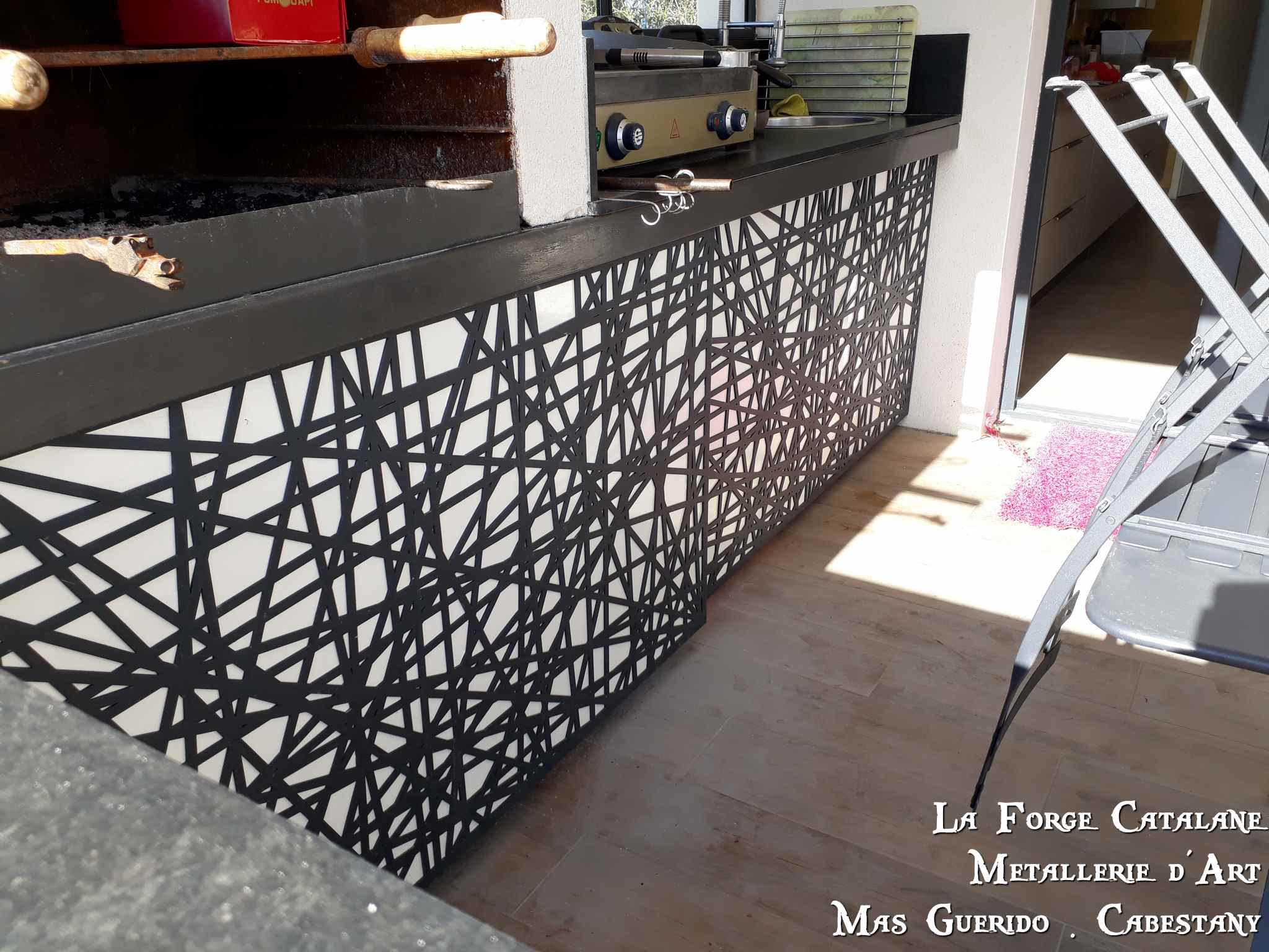 Porte sous barbecue decoupe laser fer forge catalane cabestany (3) - 250KB.jpg